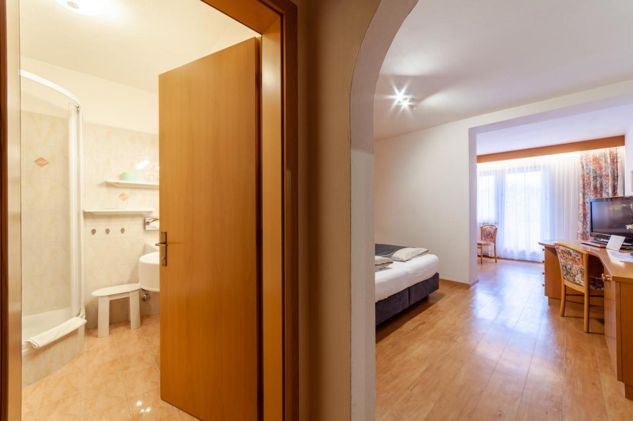 Fruehstuecks-Hotel Olympia ติโรโล ภายนอก รูปภาพ