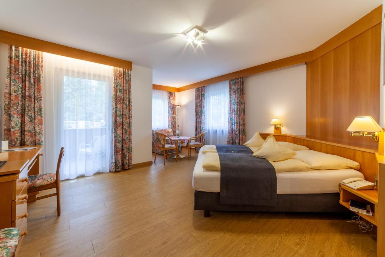 Fruehstuecks-Hotel Olympia ติโรโล ภายนอก รูปภาพ