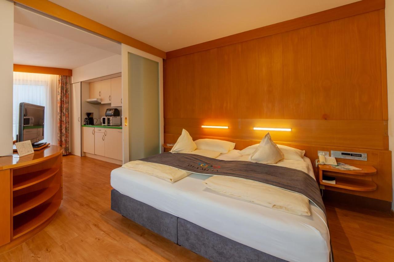 Fruehstuecks-Hotel Olympia ติโรโล ภายนอก รูปภาพ