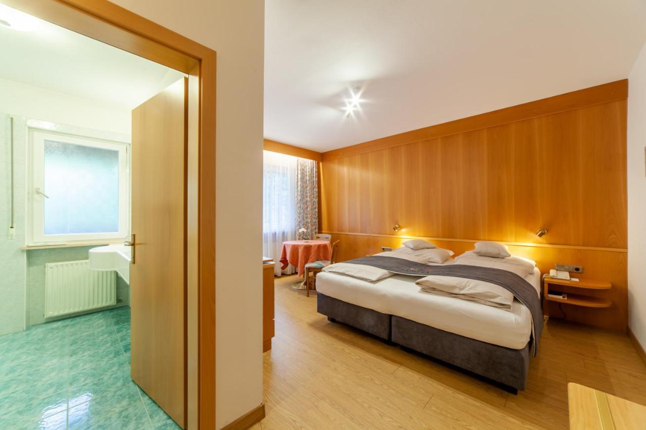 Fruehstuecks-Hotel Olympia ติโรโล ภายนอก รูปภาพ