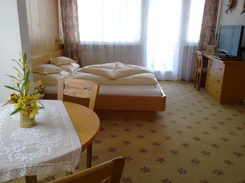 Fruehstuecks-Hotel Olympia ติโรโล ภายนอก รูปภาพ