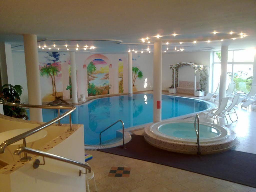 Fruehstuecks-Hotel Olympia ติโรโล ภายนอก รูปภาพ