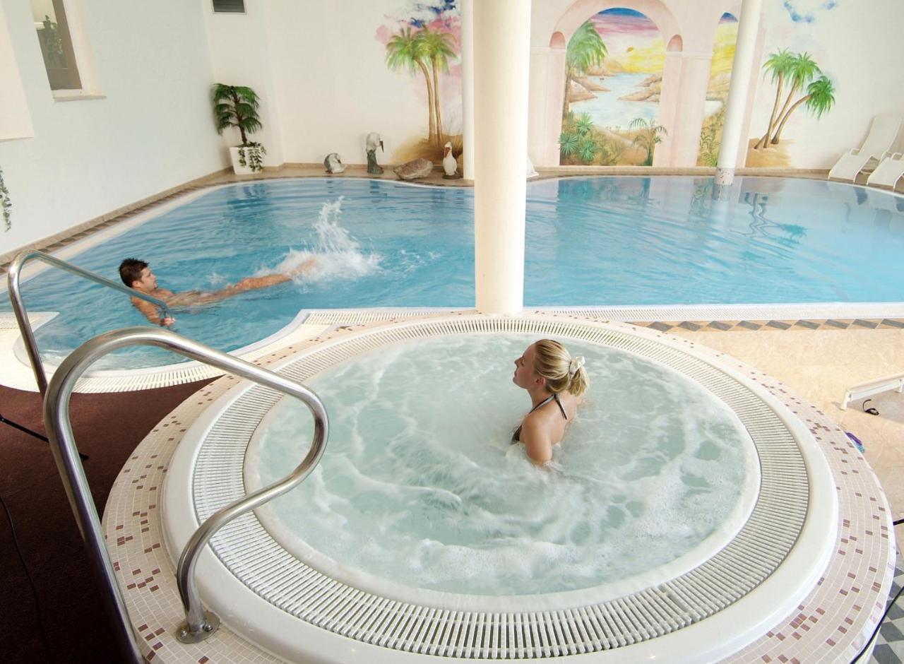 Fruehstuecks-Hotel Olympia ติโรโล ภายนอก รูปภาพ